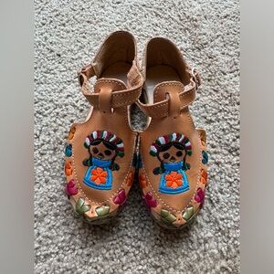 Girls huarache size 12